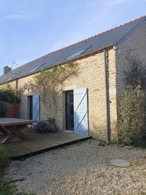 Maison de pierre entre golfe et Océan